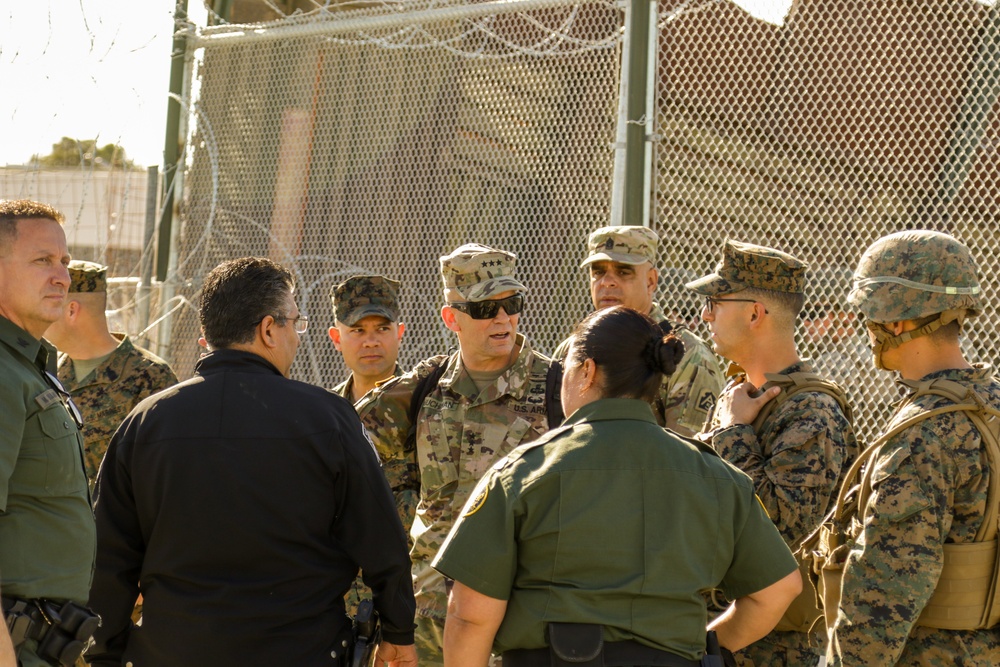 Lt. Gen. Jeffrey Buchanan visits Marines and Soldiers at the Calexico West Port of Entry