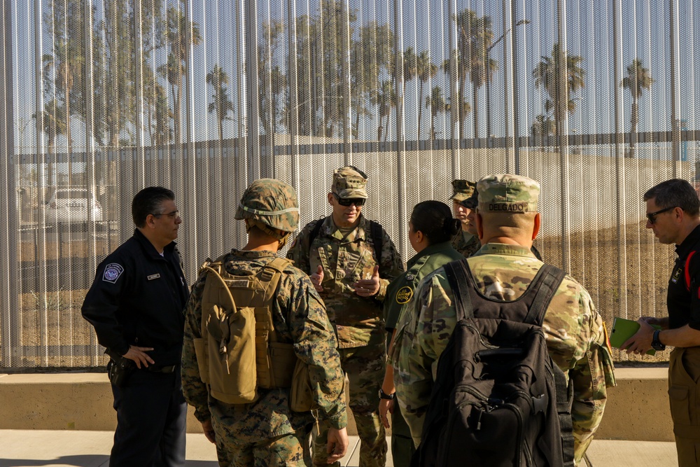 Lt. Gen. Jeffrey Buchanan visits Marines and Soldiers at the Calexico West Port of Entry