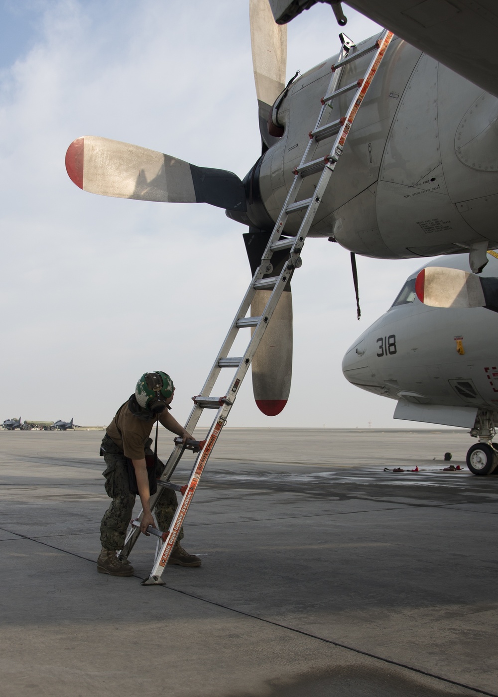 VP-46 crew maintains aircraft