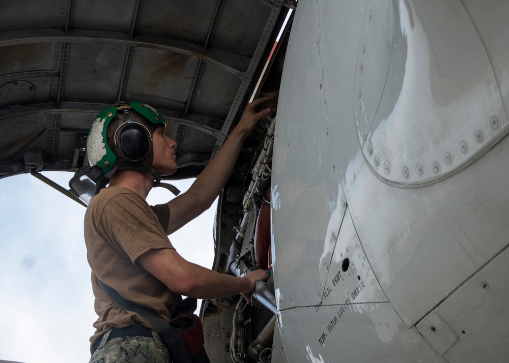 VP-46 crew maintains aircraft