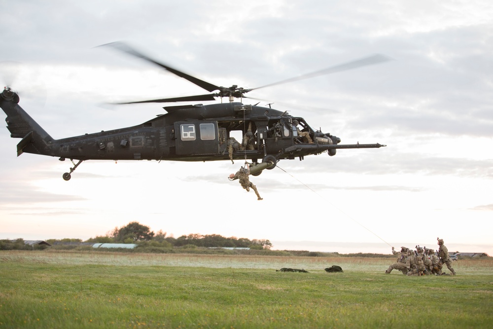 10th SFG (A) conducts fast rope training