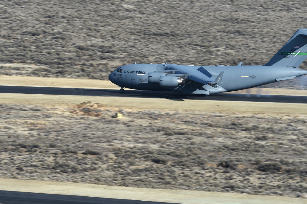 McChord C-17 first aircraft on Selah Airstrip since 2003