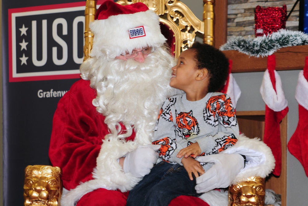 Cavalry Soldiers Support Bavarian USO