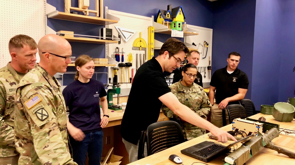 Vanderbilt University explains computer-aided design to Soldiers