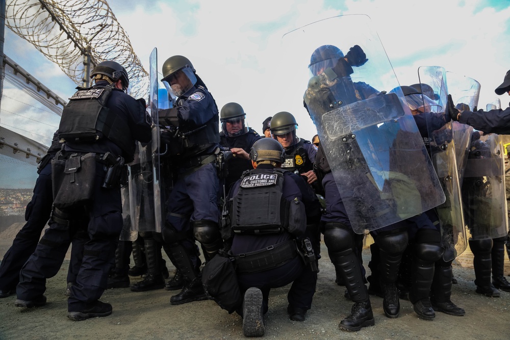 93rd Military Police Battalion conducts civil disturbance training with U.S. Customs and Border Patrol