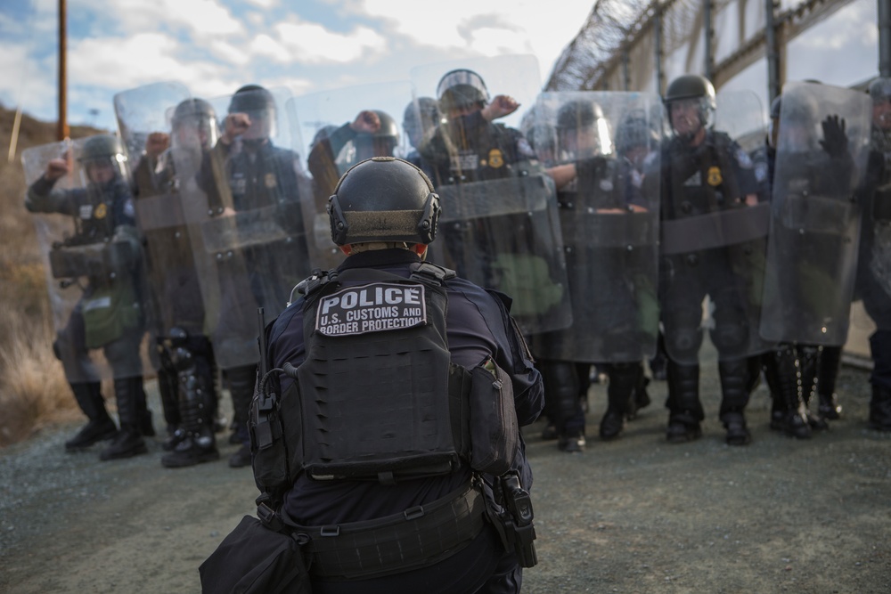 Military Police Battalion conducts port of entry readiness training with U.S. Customs and Border Patrol