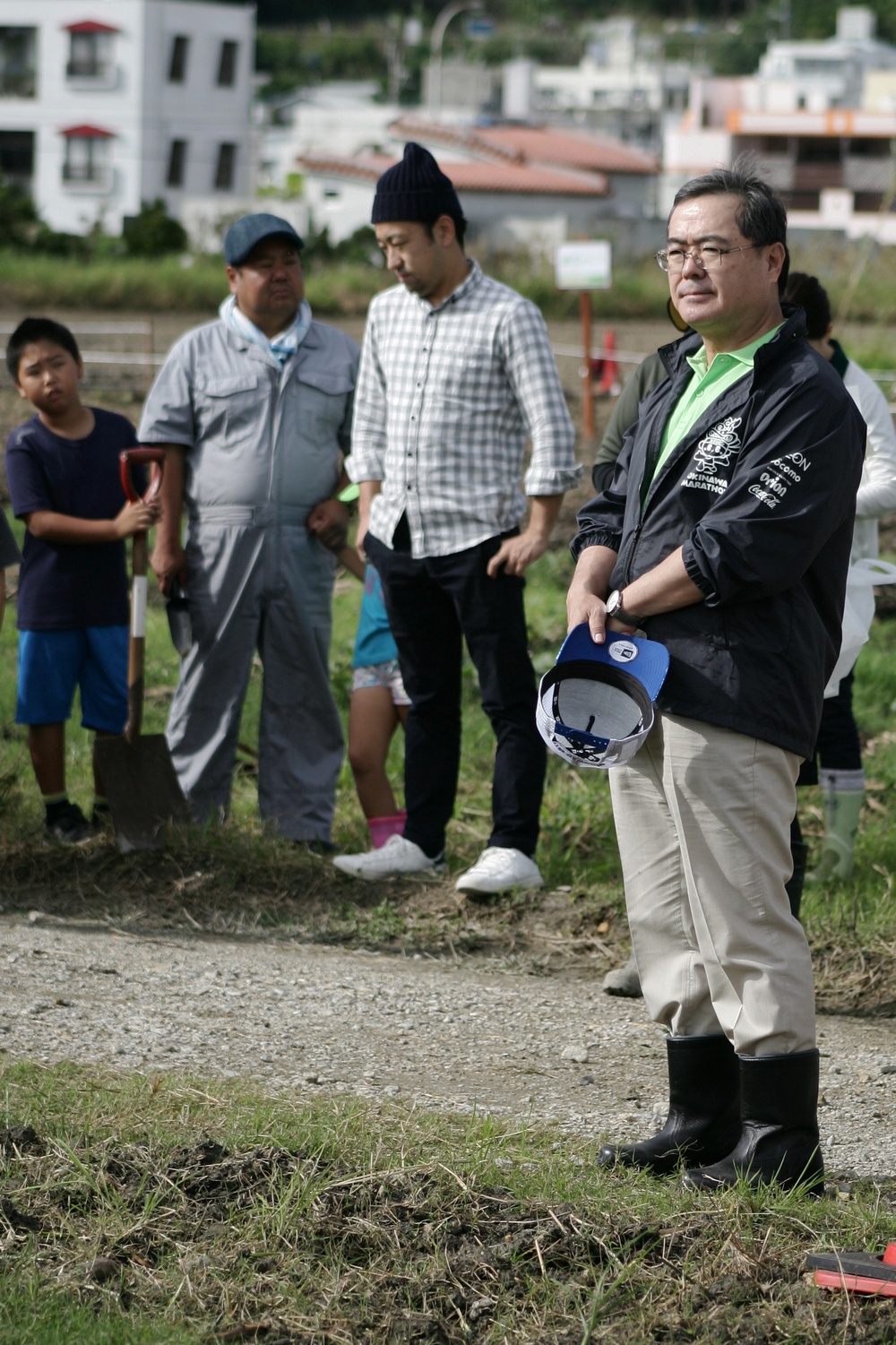 Kitanakagusuku Village prepares for Sunflower festival