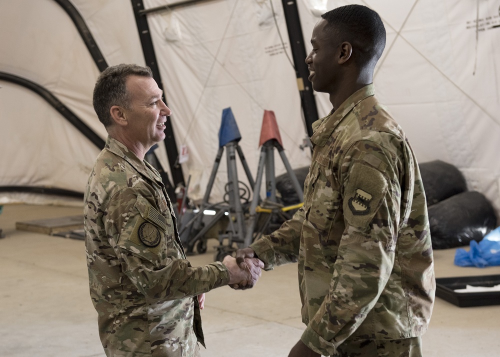 General Franks visits 407 AEG