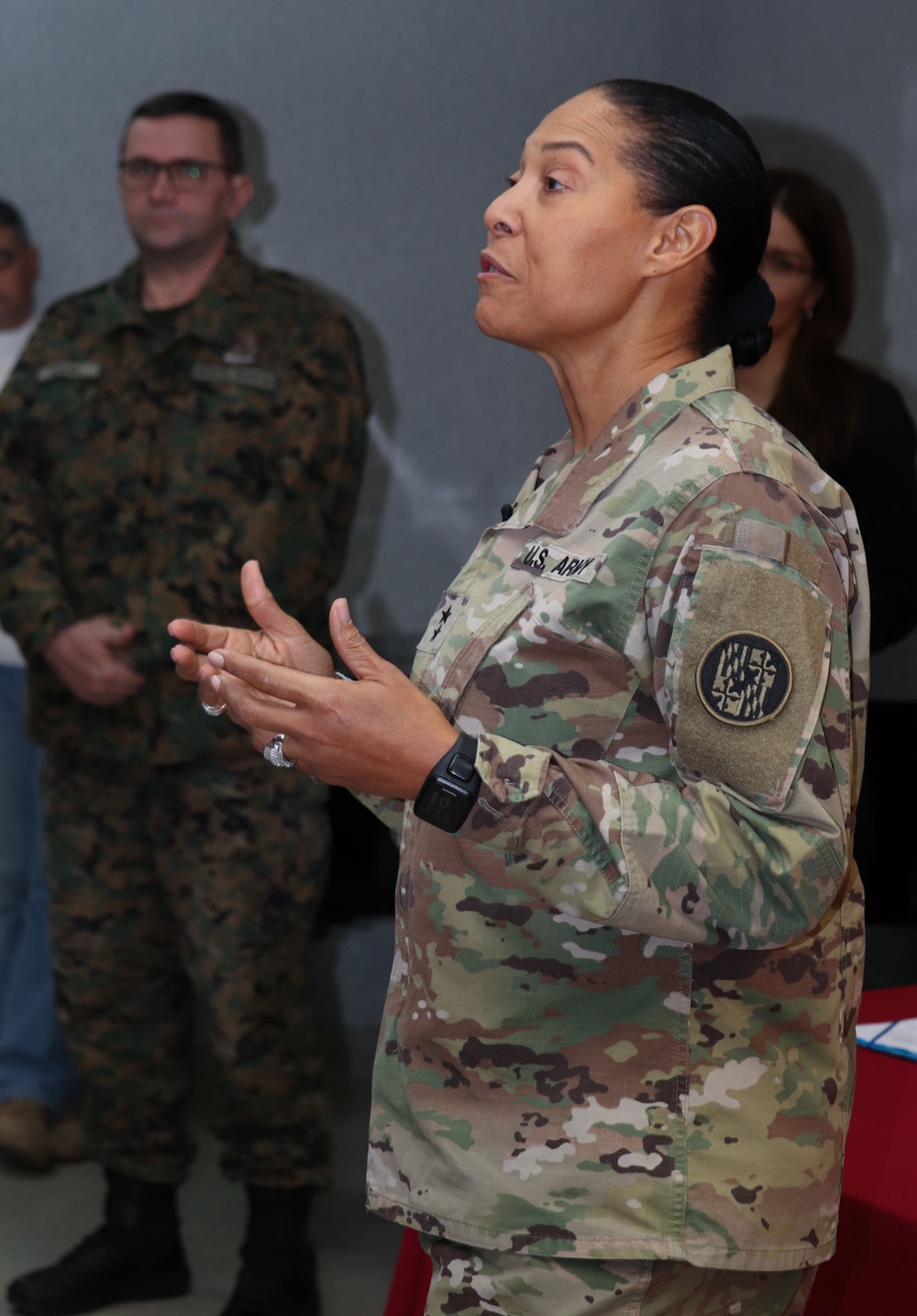 Top MD military leader speaks to BiH youth