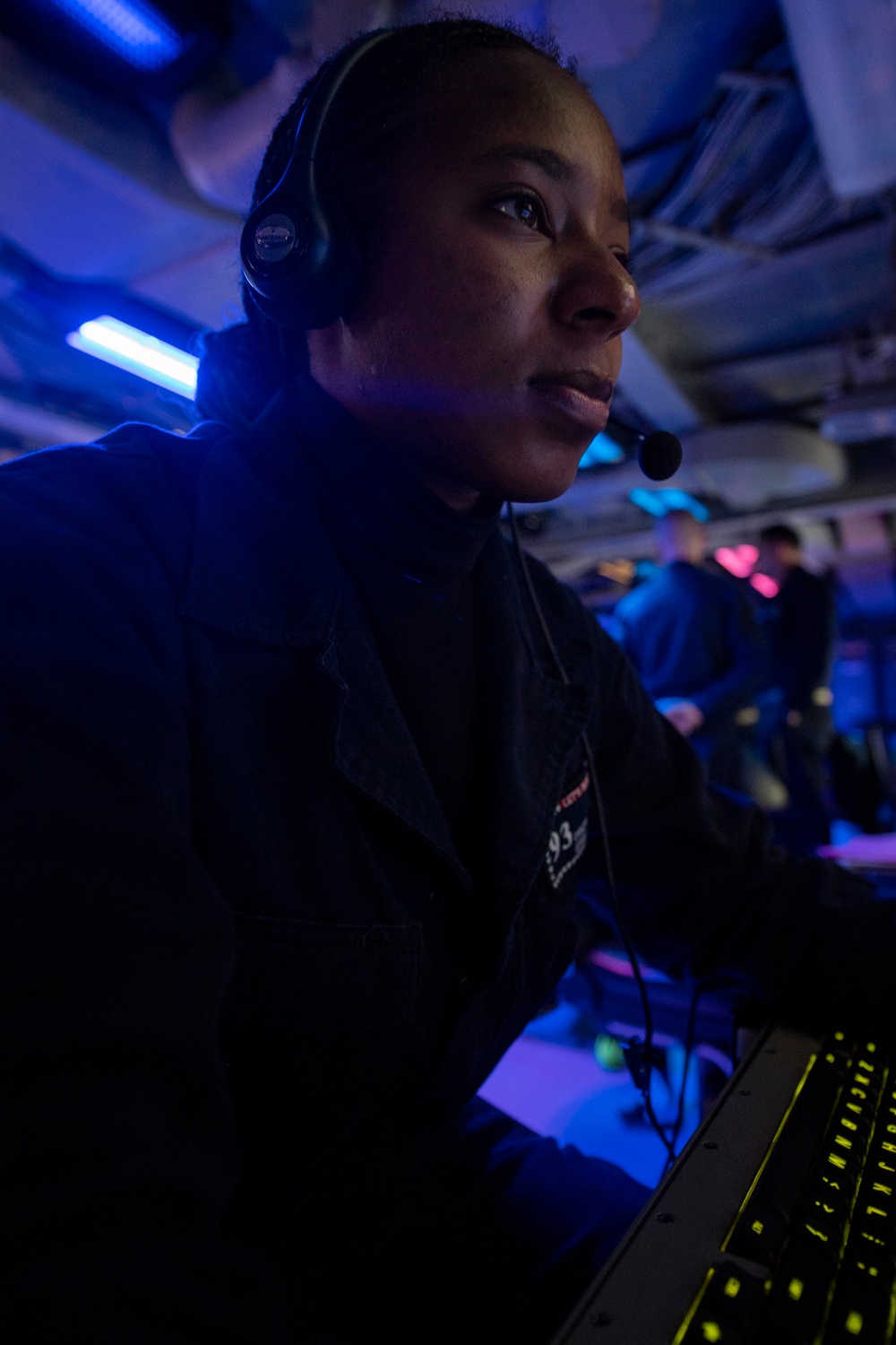 USS Somerset (LPD 25) Sailors Stand Watch in the Combat Control Center