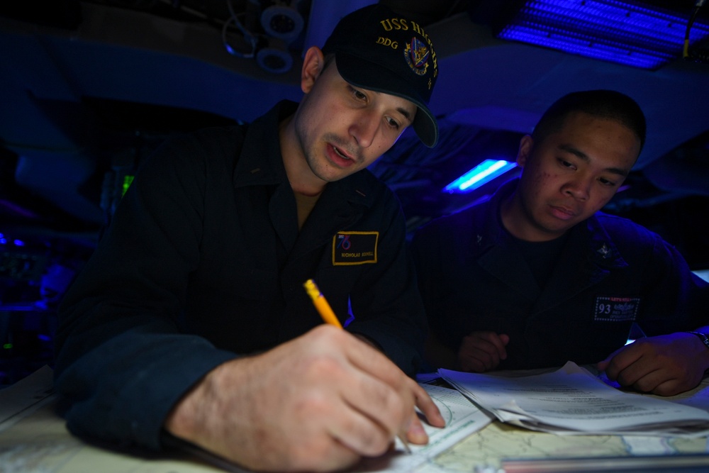 USS Somerset (LPD 25) Sailors Stand Watch in the Combat Control Center