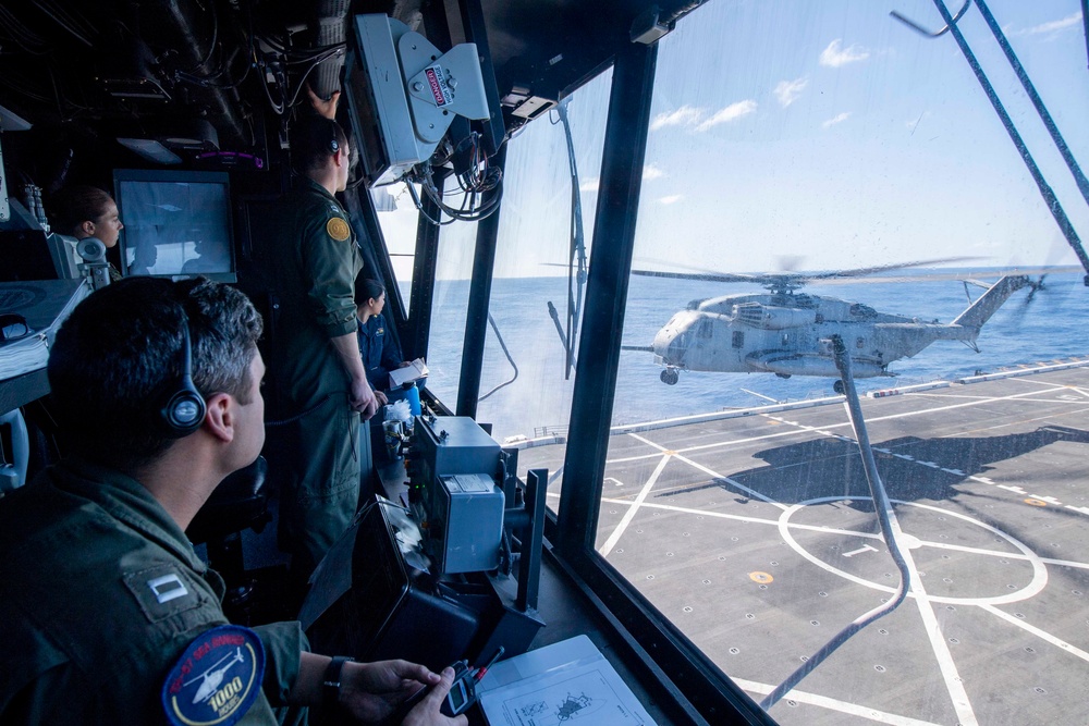 USS Somerset (LPD 25) Flight Operations