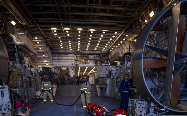 USS Somerset (LPD 25) Damage Control Drill