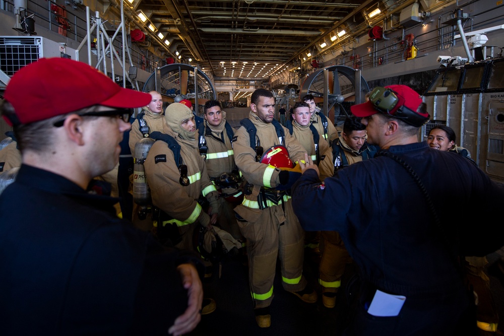 USS Somerset (LPD 25) Damage Control Drill