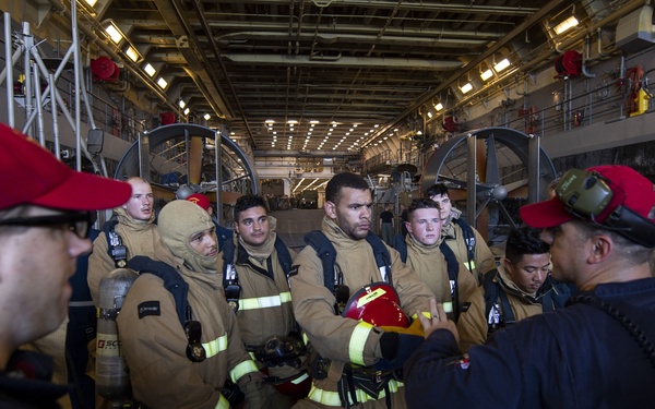 USS Somerset (LPD 25) Damage Control Drill