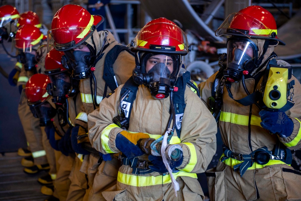 USS Somerset (LPD 25) Damage Control Drill