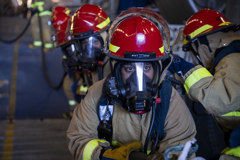 USS Somerset (LPD 25) Damage Control Drill