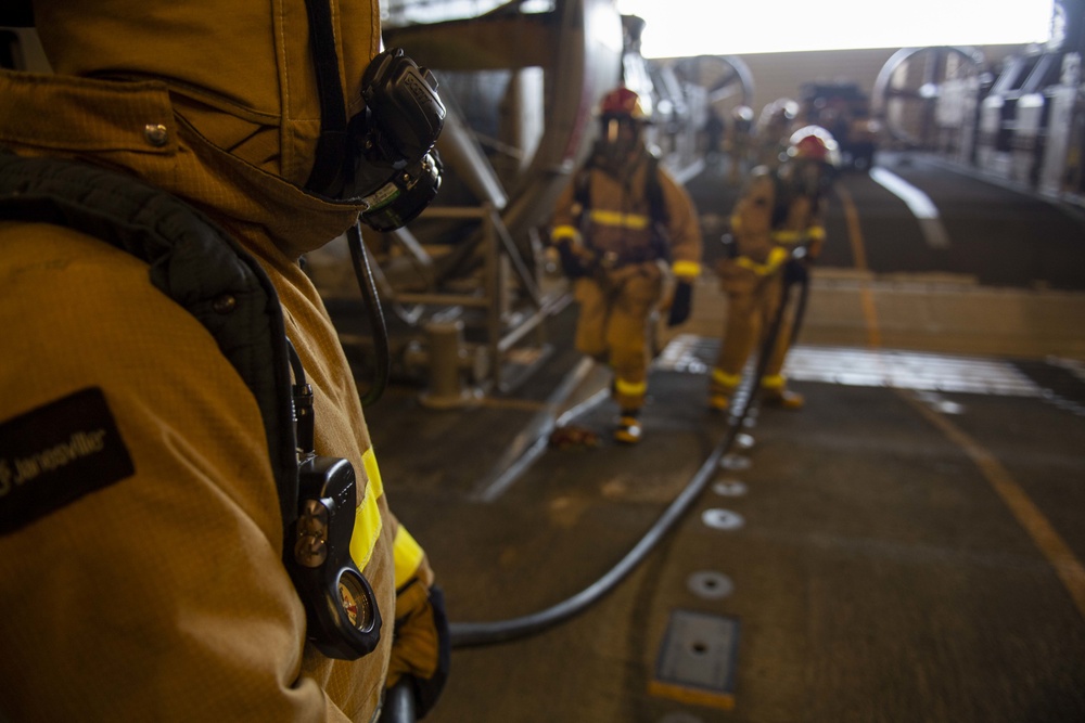 USS Somerset (LPD 25) Damage Control Drill