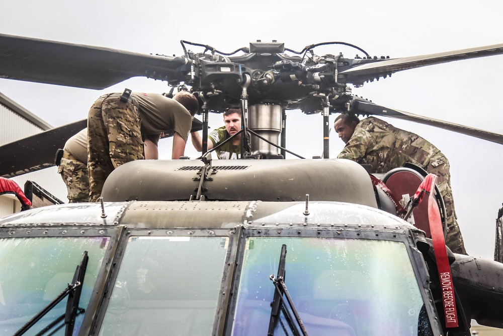 82nd CAB Command Team Visit To Paratroopers On Edinburg, Texas Airfield