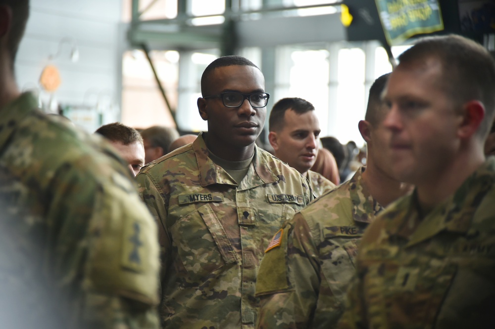 Lambeau Field sendoff for Afghanistan-bound Wisconsin Guard Soldiers