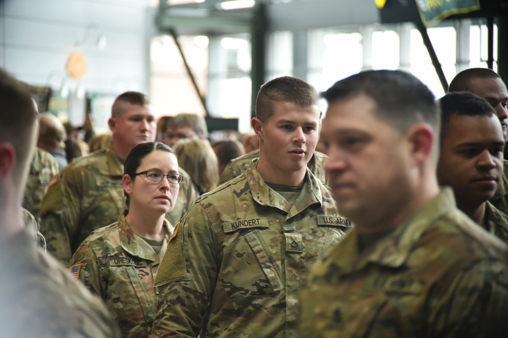 Lambeau Field sendoff for Afghanistan-bound Wisconsin Guard Soldiers