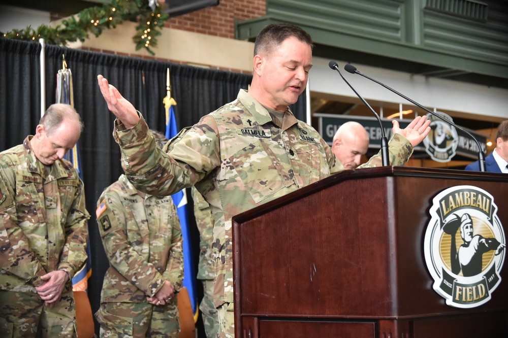 Lambeau Field sendoff for Afghanistan-bound Wisconsin Guard Soldiers