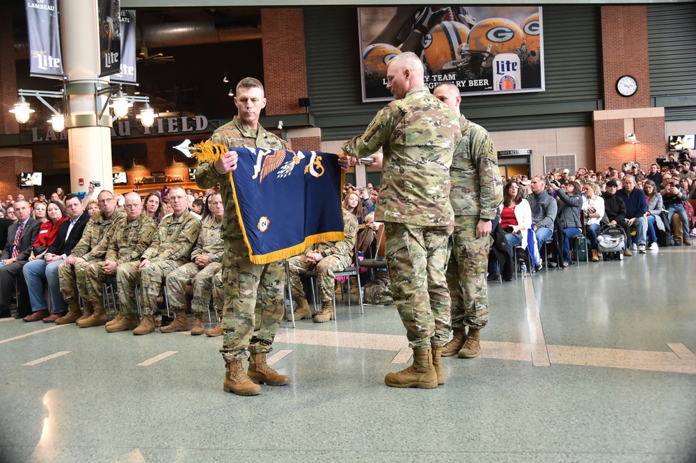 Lambeau Field sendoff for Afghanistan-bound Wisconsin Guard Soldiers