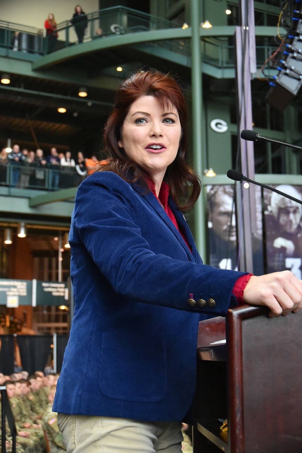 Lambeau Field sendoff for Afghanistan-bound Wisconsin Guard Soldiers