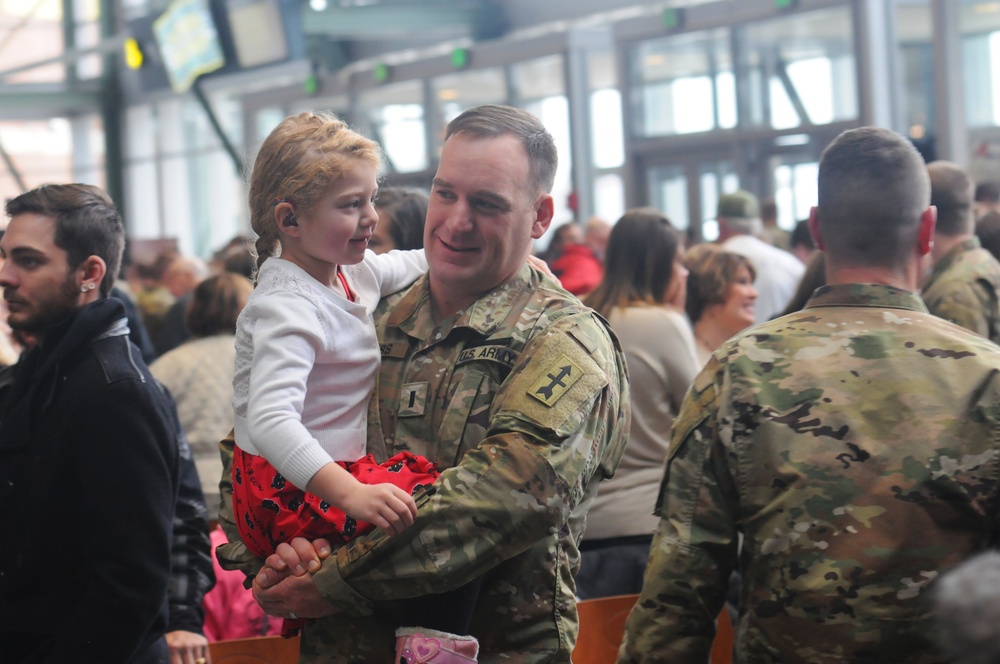 Lambeau Field sendoff for Afghanistan-bound Wisconsin Guard Soldiers