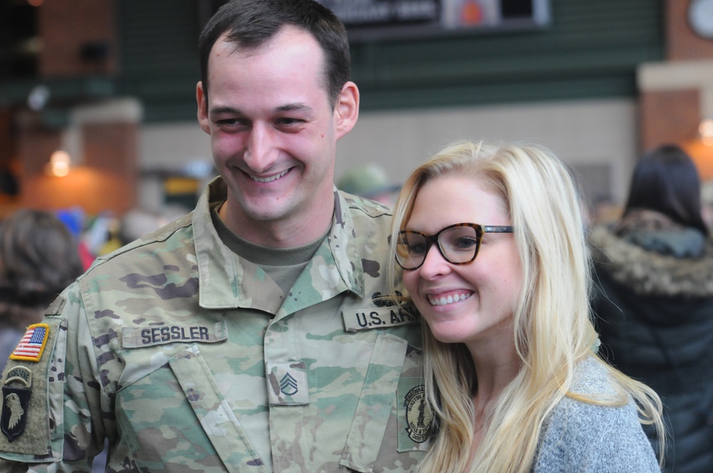 Lambeau Field sendoff for Afghanistan-bound Wisconsin Guard Soldiers
