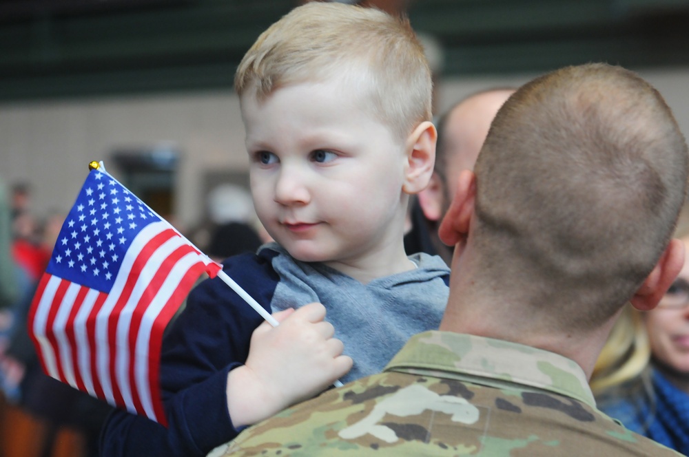 Lambeau Field sendoff for Afghanistan-bound Wisconsin Guard Soldiers
