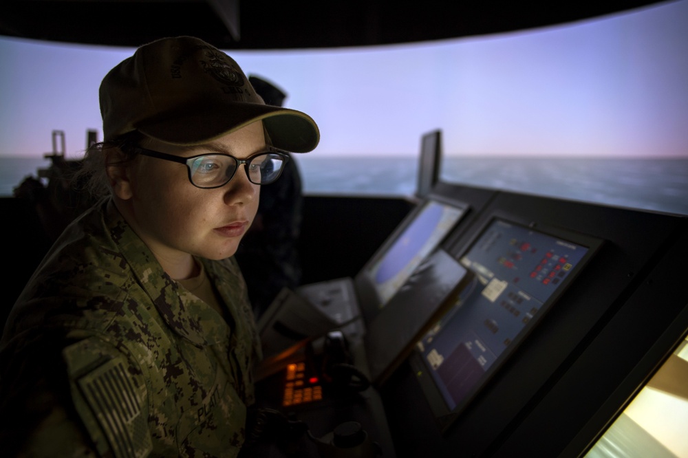 USS Bonhomme Richard Sailors train at Navigation, Seamanship and Shiphandling Trainer (NSST), Naval Base San Diego.