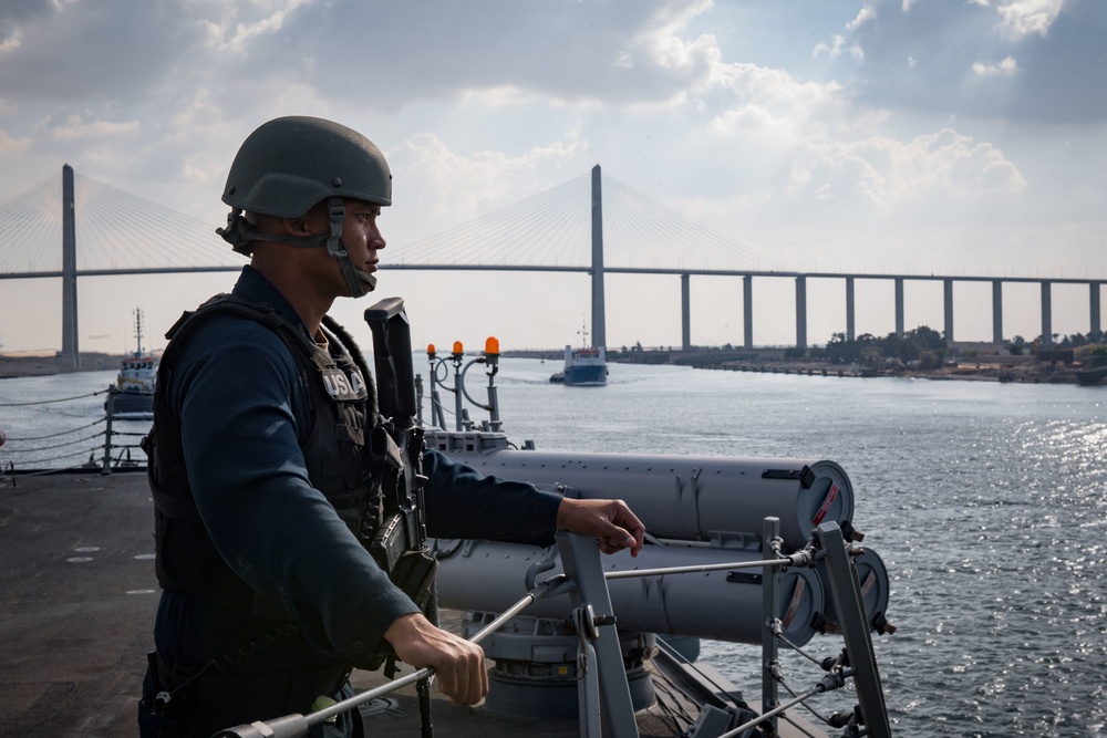 USS Jason Dunham transits the Suez Canal