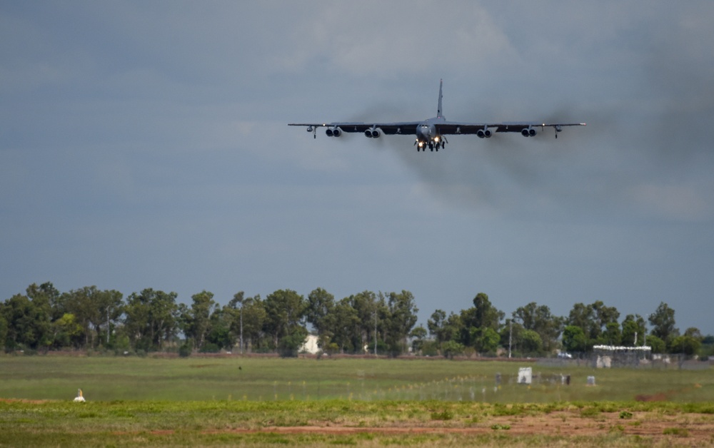 U.S., Australian air forces train during exercise Lightning Focus