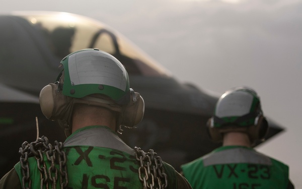 ITF First of Class Flight Trials (Fixed Wing) activities aboard HMS Queen Elizabeth, week of Oct. 30