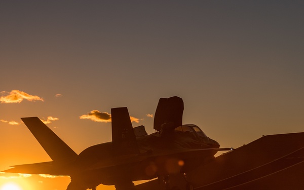 ITF First of Class Flight Trials (Fixed Wing) activities aboard HMS Queen Elizabeth, week of Oct. 30