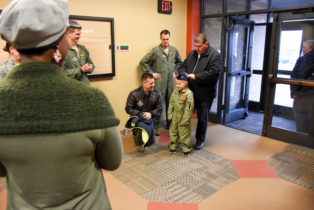 442d Fighter Wing teams with Sporting KC Victory Project to make a child a fighter pilot for a day