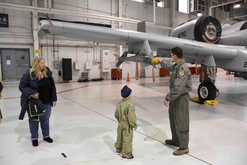 442d Fighter Wing teams with Sporting KC Victory Project to make a child a fighter pilot for a day