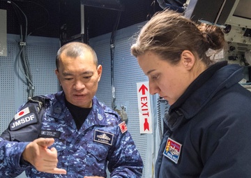 USS Benfold hosts JMSDF Sailors