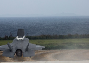 F-35B Lightning II lands at Ie Shima Island for first time