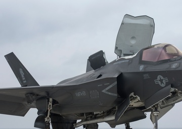F-35B Lightning II lands at Ie Shima Island for first time
