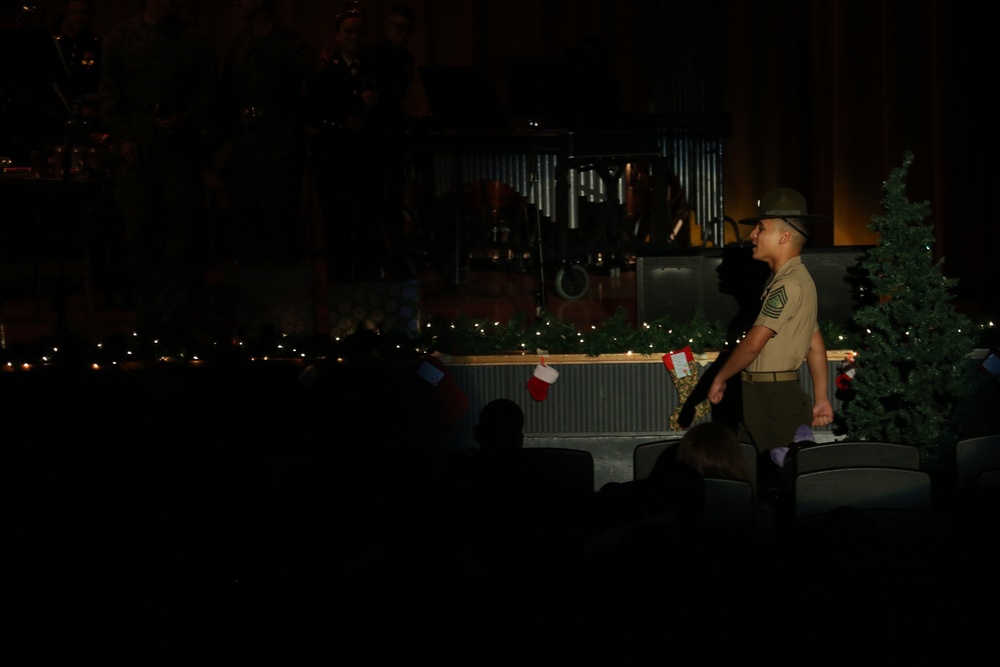 III MEF Band kicks off the holiday season with Annual Christmas Concert