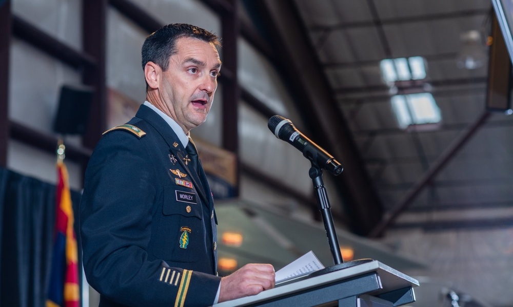 Phoenix recruiting commander speaks at 40 Under 40 awards ceremony