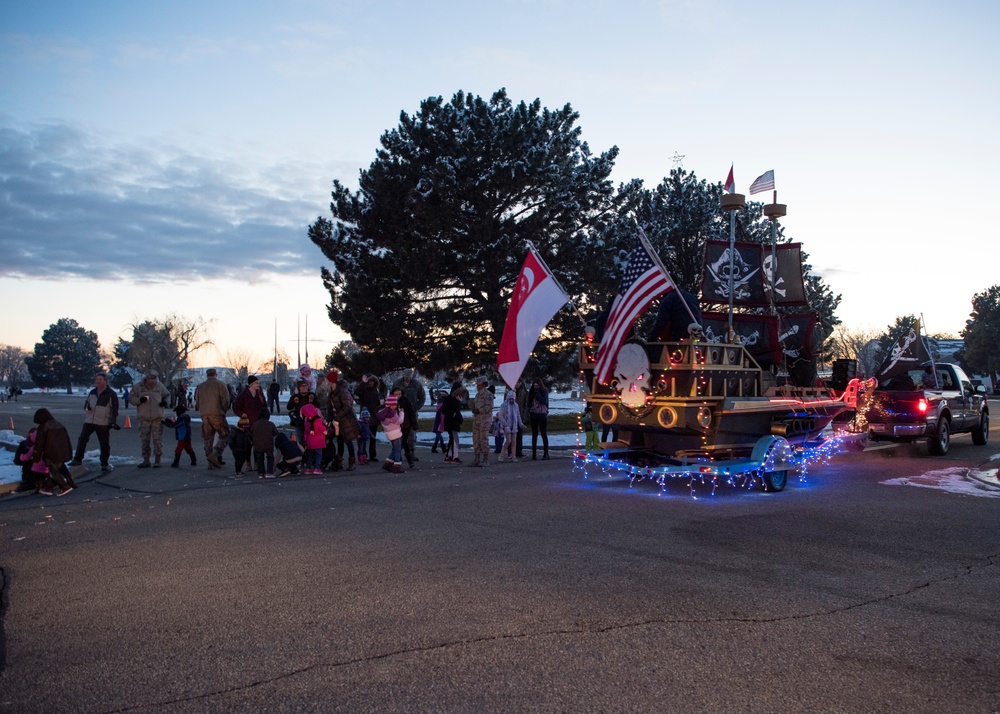 Holiday Parade/Tree Lighting/Gunfighter Glow