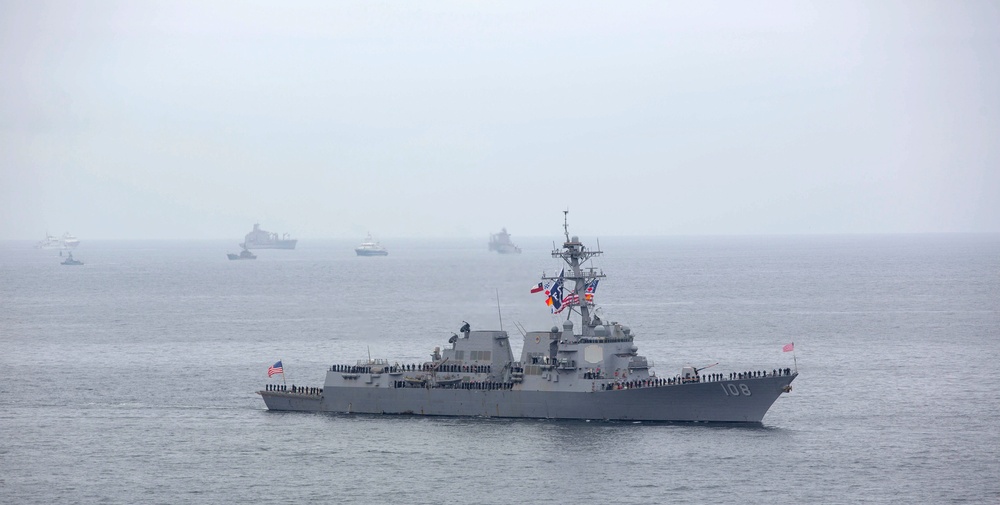 USS Somerset Participates in a Parade of Ships