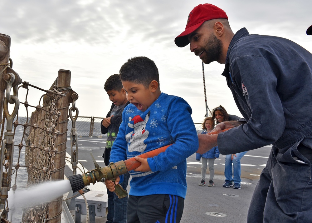 USS Blue Ridge hosts first Family Day Cruise in three years.