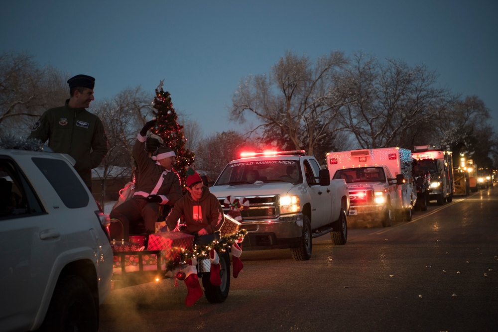 Holiday Parade/Tree Lighting/Gunfighter Glow