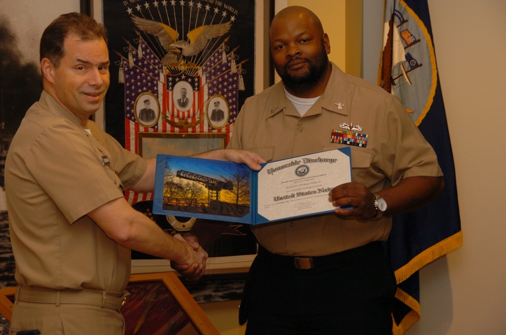 Naval Museum hosts a re-enlistment ceremony