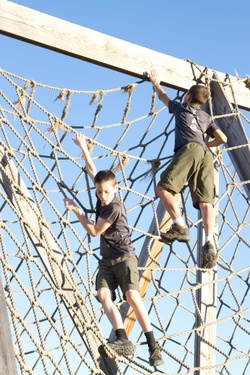 Boy Scout Troop 1171 Visits Fort Hood [Image 9 of 13]