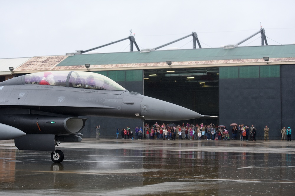 Santa visits South Carolina Air National Guard Airmen and families